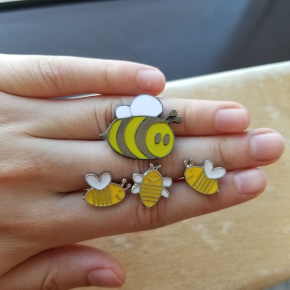 Busy Bees Pin Set - Picture 4 of 4